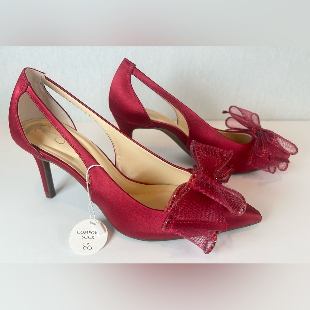 Jessica Simpson NWT Coirah Red Satin Bow Pump - Size 7.5